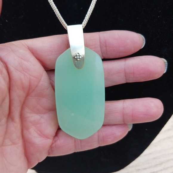 Kendra Scott Silver Tone “Inez” Adjustable Pendant Necklace In Green Chalcedony - Picture 6 of 14